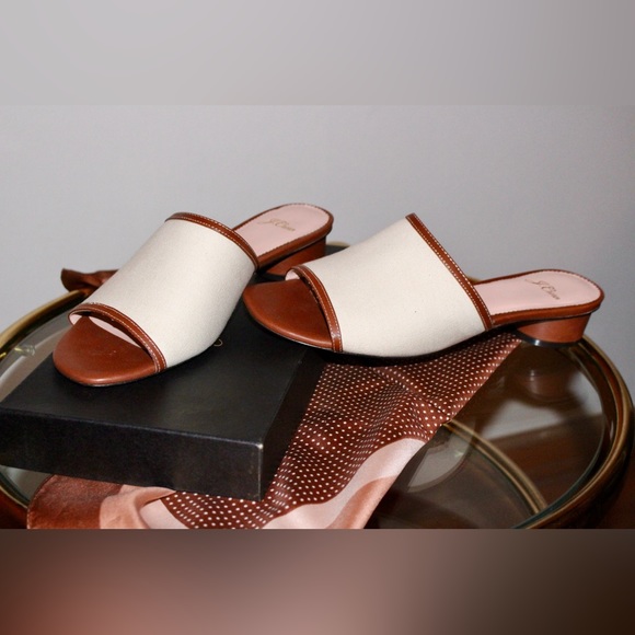 J. Crew Canvas Slides with Rounded Heel Size 9 - Picture 1 of 3